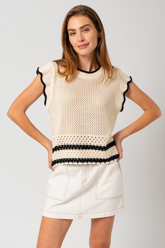 RUFFLE EDGE KNIT TOP